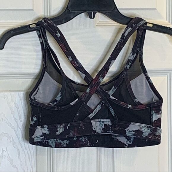 Lululemon Get Down Bra Size 8 - Picture 4 of 8